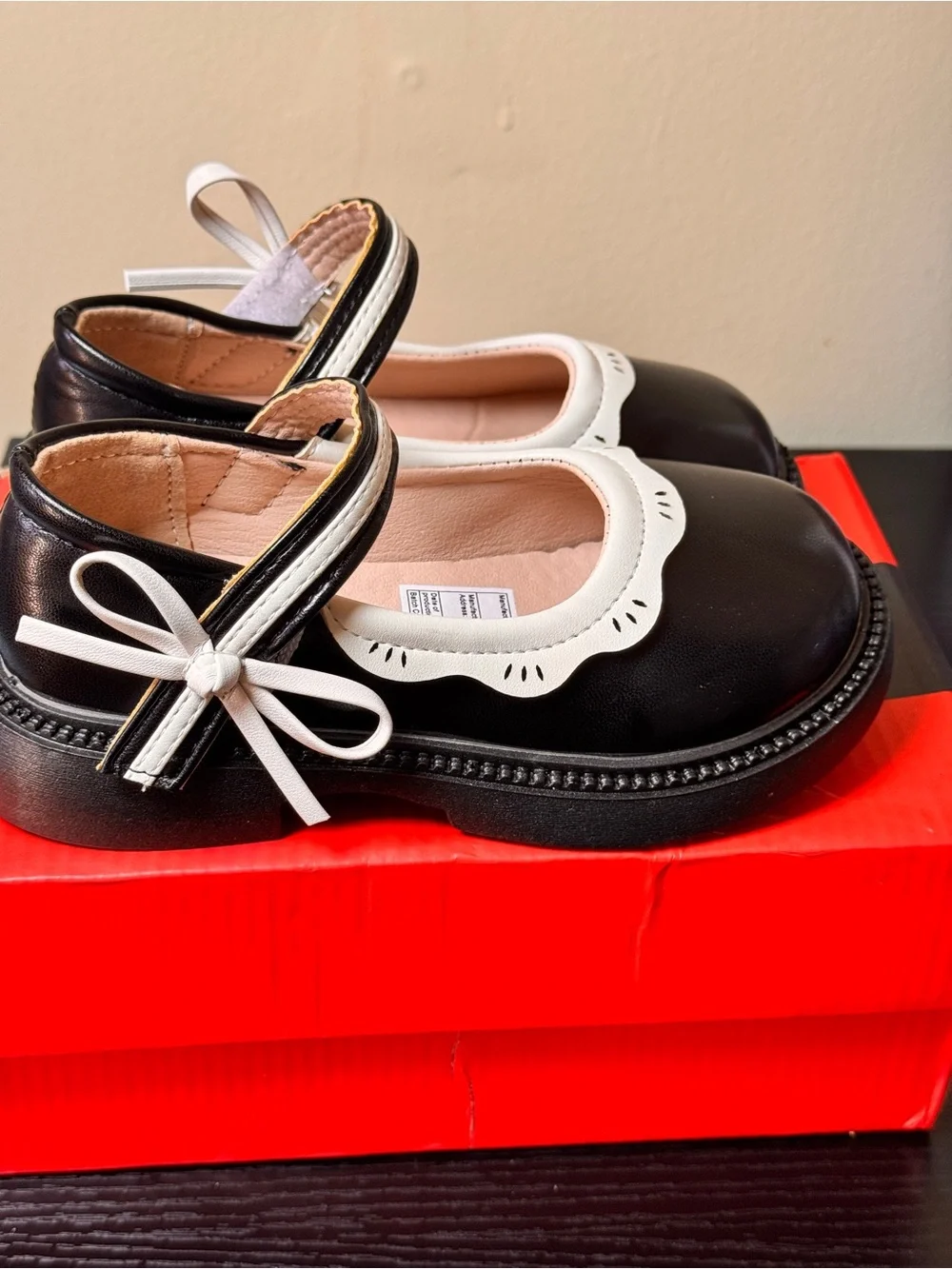 Girls Black & White Mary Jane Dress Shoes with Scalloped Trim